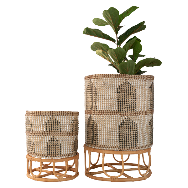 Cachepot Artesanal em Fibra Natural com Base em Rattan – ISHELA