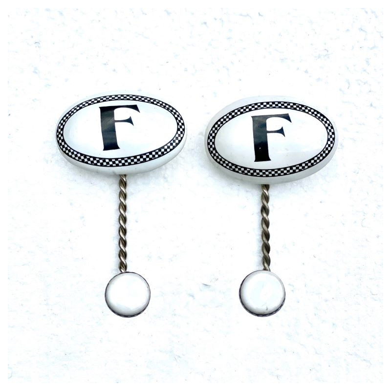 Jogo de Cabideiro Letra F